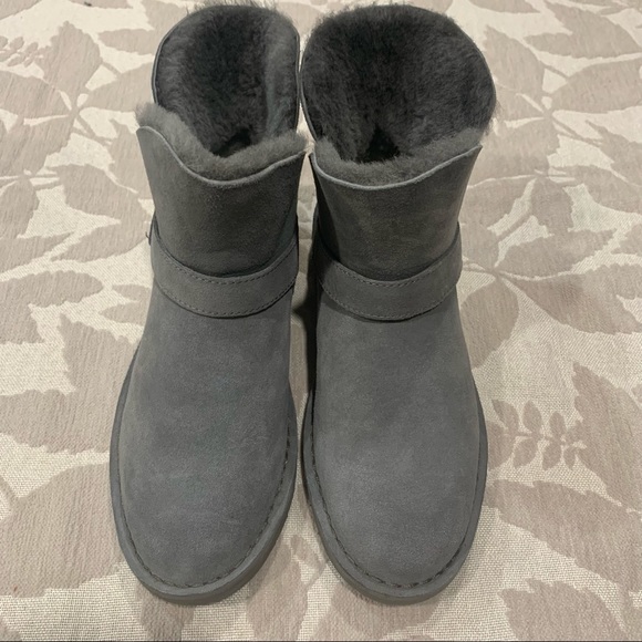 Ugg Zariyah Water Repellent Ankle Bootie In Charcoal Suede - Picture 2 of 9